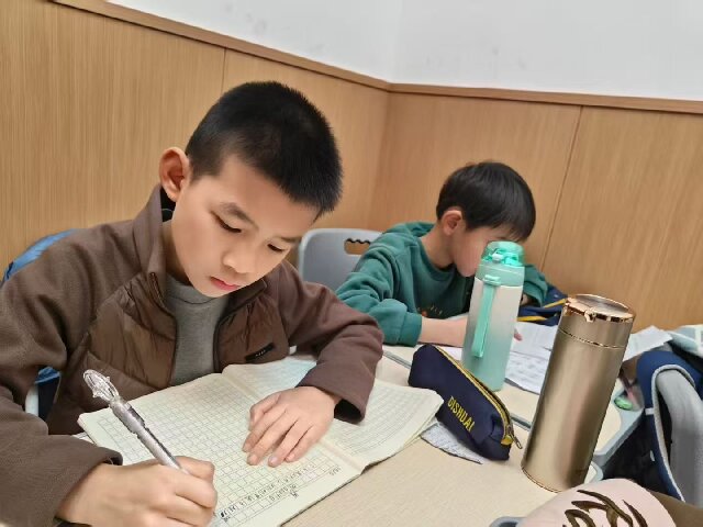 77d9d1bbe1d7543485abde34ec5c0b06